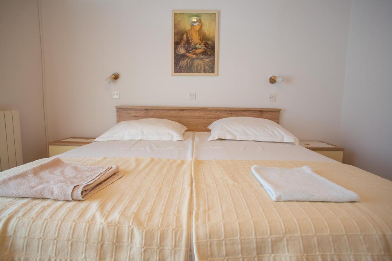 Apartments & Rooms Peranic Novalja Luaran gambar