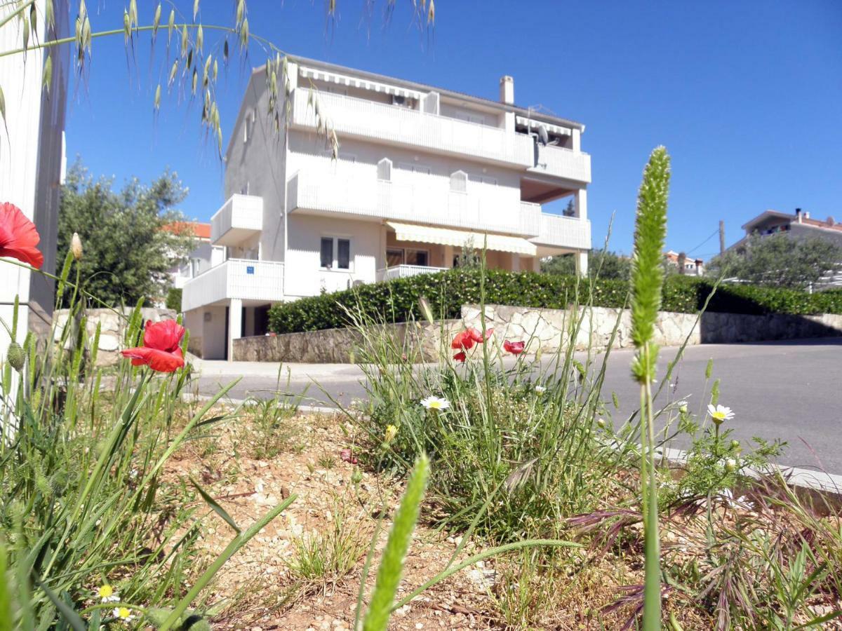 Apartments & Rooms Peranic Novalja Luaran gambar