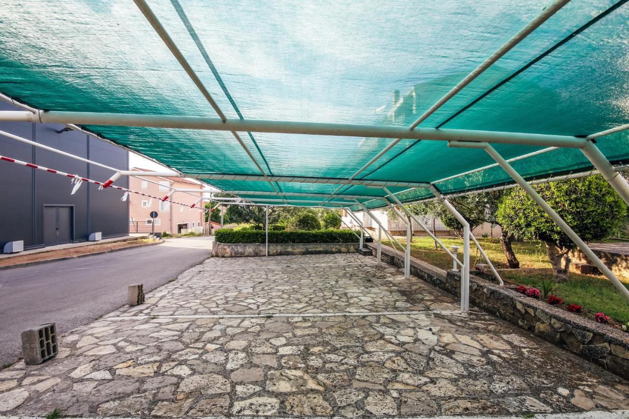 Apartments & Rooms Peranic Novalja Luaran gambar